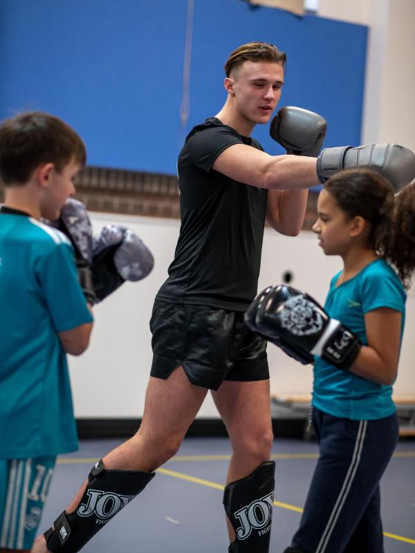 Mischa Nielsen - Kick boks instructeur/Jr. management Mischa Nielsen - Kick boks instructeur/Jr. management